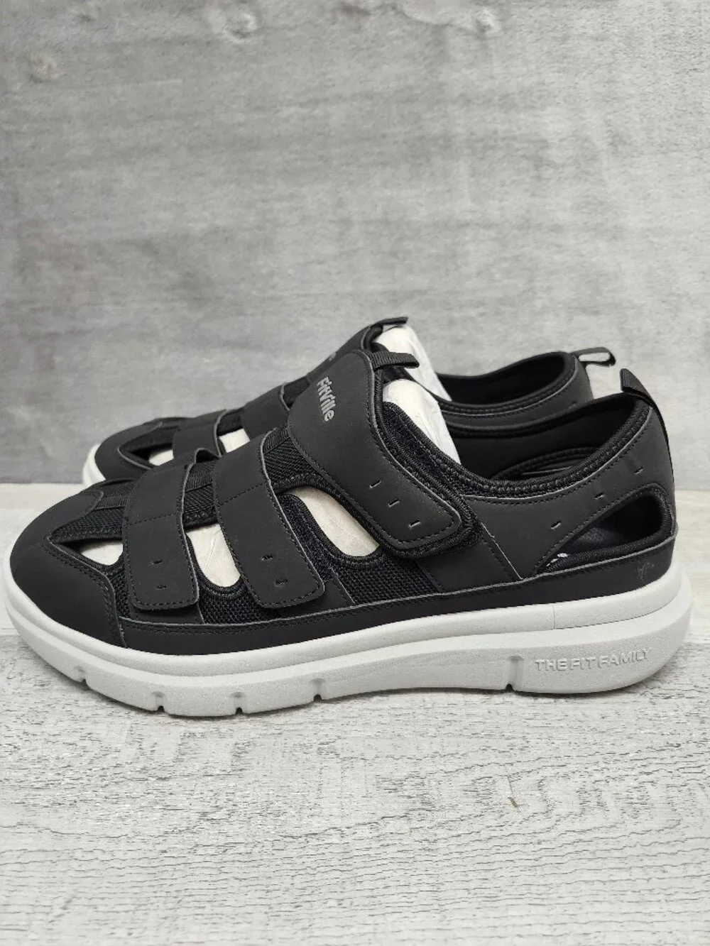 Fitville Men 14W (EU 48) Easy Top Sandal Black  ***Tried On***